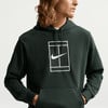 Dunkelgrüner Nike Kapuzenpullover für Herren mit Tennisplatz-Aufdruck und Logo.