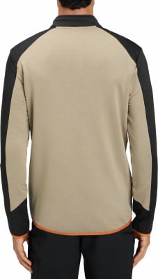 Rückansicht einer beige Jacke mit schwarzen Ärmeln. Rückansicht einer beige Jacke mit schwarzen Ärmeln.