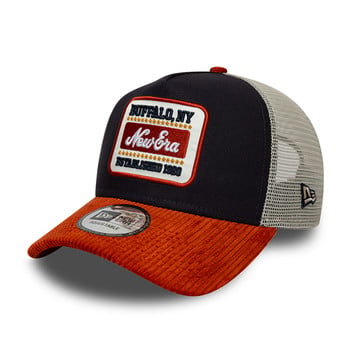 Černá trucker kšiltovka s oranžovým manšestrovým kšiltem a nášivkou New Era.