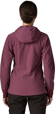 Rückansicht einer dunkelroten Damenjacke mit Kapuze. Rückansicht einer dunkelroten Damenjacke mit Kapuze.