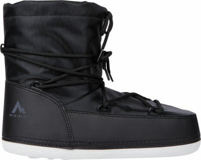 Schwarzer McKinley Winterstiefel mit weißer Sohle und Schnürung. Schwarzer McKinley Winterstiefel mit weißer Sohle und Schnürung.