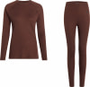 Braunes Langarm-Thermoshirt und Leggings.