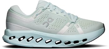 Hellblauer Laufschuh mit ON-Logo und charakteristischer Cloudtec-Technologie.
