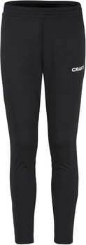 Schwarze Sporthose mit weißem Markenlogo auf dem Oberschenkel.