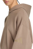 Damen-Kapuzenpullover in Beige mit Adidas-Logo am Ärmel.