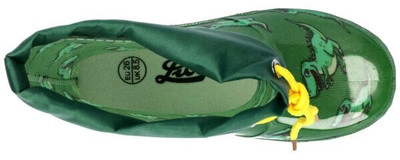 Grüne Kindergummistiefel mit Dinosaurier-Motiv und gelben Schnürsenkeln. Grüne Kindergummistiefel mit Dinosaurier-Motiv und gelben Schnürsenkeln.