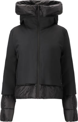 Schwarze Damenjacke mit hohem Kragen und gesteppten Details an Ärmeln und Saum. Schwarze Damenjacke mit hohem Kragen und gesteppten Details an Ärmeln und Saum.