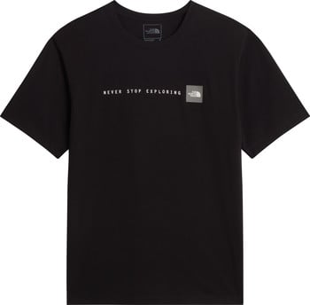 Schwarzes T-Shirt von The North Face mit Aufdruck „Never Stop Exploring“.