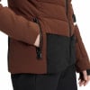 Detail einer braunen Damenjacke mit schwarzen Einsätzen und einer Reißverschlusstasche.