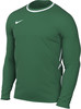 Grünes Langarmshirt mit weißem Kragenrand.