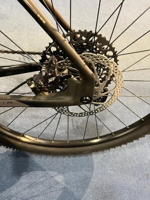 Detail eines Mountainbike-Hinterrads mit Scheibenbremse und Kassette. Detail eines Mountainbike-Hinterrads mit Scheibenbremse und Kassette.
