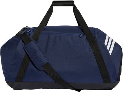 Eine dunkelblaue Adidas Sporttasche mit weißen Streifen und Trägern. Eine dunkelblaue Adidas Sporttasche mit weißen Streifen und Trägern.