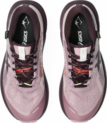 Draufsicht eines Paares Damen-Laufschuhe von ASICS in Lila und Weinrot. Draufsicht eines Paares Damen-Laufschuhe von ASICS in Lila und Weinrot.