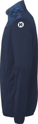Dunkelblaue Jacke mit 'K'-Logo auf dem Ärmel und geometrischem Muster am Kragen. Dunkelblaue Jacke mit 'K'-Logo auf dem Ärmel und geometrischem Muster am Kragen.