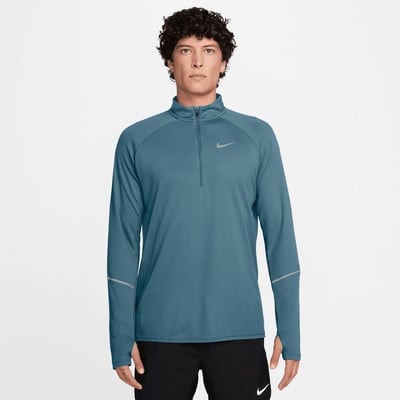 Herren-Laufshirt in Blau mit kurzem Reißverschluss und Reflexionen. Herren-Laufshirt in Blau mit kurzem Reißverschluss und Reflexionen.