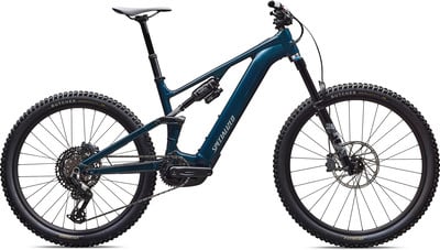 Dunkelblaues Fully E-Mountainbike von Specialized mit Fox-Federung.