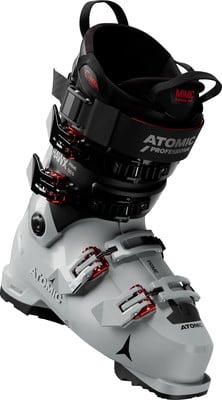 Ein Atomic Hawx Prime Skischuh in Hellgrau mit roten Schnallen und Atomic-Logo. Ein Atomic Hawx Prime Skischuh in Hellgrau mit roten Schnallen und Atomic-Logo.