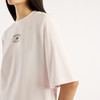 Damen-T-Shirt in Rosa mit kurzen Ärmeln und New Balance Logo.