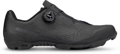 Schwarzer Scott Fahrradschuh mit BOA-System und perforiertem Obermaterial.