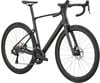 Schwarzes Scott Rennrad mit Carbonrahmen und Scheibenbremsen.