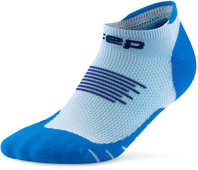 Blaue niedrige Socken mit weißen und dunkelblauen Streifen und Logo. Blaue niedrige Socken mit weißen und dunkelblauen Streifen und Logo.