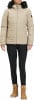 Damen-Beige-Jacke mit Fellkapuze und schwarzer Hose.