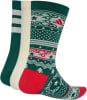 Drei Paar Weihnachtssocken mit verschiedenen Mustern, einschließlich Adidas-Logo.