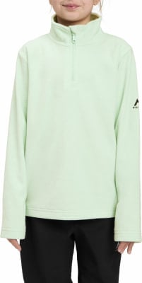 Ein Mädchen trägt einen hellgrünen Fleece-Pullover mit Reißverschluss und eine schwarze Hose. Ein Mädchen trägt einen hellgrünen Fleece-Pullover mit Reißverschluss und eine schwarze Hose.