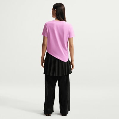 Nike Club Essentials T-Shirt