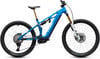Ein blaues Fully-E-Mountainbike mit Fox-Federung und Cube-Branding.