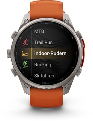 Eine Garmin-Smartwatch mit orangefarbenem Armband zeigt eine Aktivitätsliste an. Eine Garmin-Smartwatch mit orangefarbenem Armband zeigt eine Aktivitätsliste an.