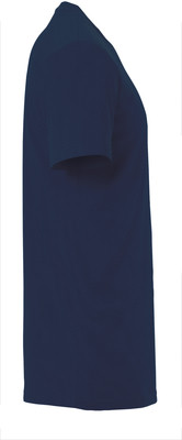 Ein dunkelblaues T-Shirt von der Seite auf weißem Hintergrund. Ein dunkelblaues T-Shirt von der Seite auf weißem Hintergrund.