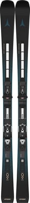 Atomic Skier mit Bindung, schwarz mit blauem Design und Logo. Atomic Skier mit Bindung, schwarz mit blauem Design und Logo.
