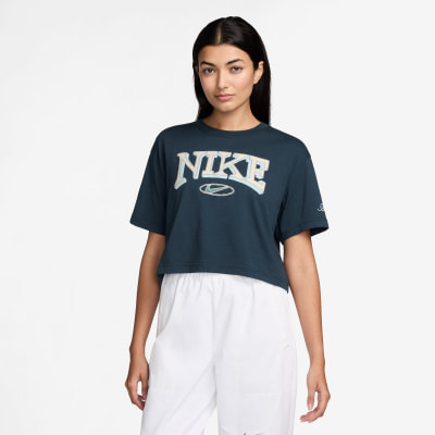 Nike Sportswear Varzity női póló