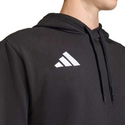 Schwarzer Hoodie mit Adidas-Logo auf der Brust. Schwarzer Hoodie mit Adidas-Logo auf der Brust.