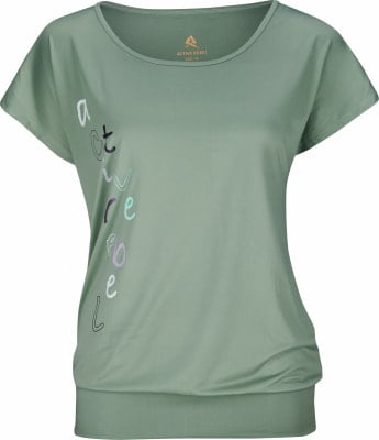 Grünes Kurzarmshirt mit bunter "active rebel" Aufschrift.