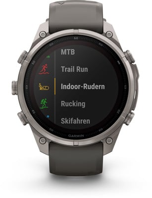 Eine Garmin Smartwatch zeigt eine Liste von Aktivitäten wie MTB, Trail Run und Skifahren. Eine Garmin Smartwatch zeigt eine Liste von Aktivitäten wie MTB, Trail Run und Skifahren.