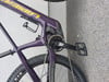 Lila Mountain-E-Bike mit LAPIERRE-Logo und Bosch-Antrieb.