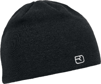 Schwarze Strickmütze mit weißem Markenlogo an der Seite.