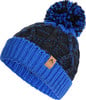 Eine blau-schwarze Bommelmütze aus Strick mit einem Lederetikett.