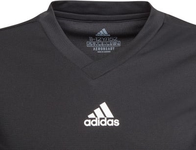 Schwarzes Adidas T-Shirt mit Logo und Größe 11-12 Jahre. Schwarzes Adidas T-Shirt mit Logo und Größe 11-12 Jahre.
