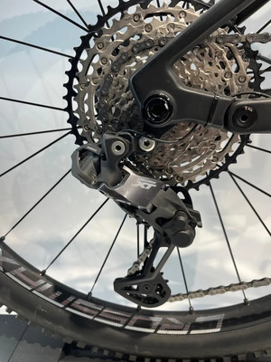 Shimano Deore XT Mountainbike-Schaltwerk mit Kassette. Shimano Deore XT Mountainbike-Schaltwerk mit Kassette.