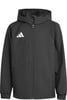 Schwarze Adidas Herrenjacke mit Kapuze und Logo auf der linken Brust.
