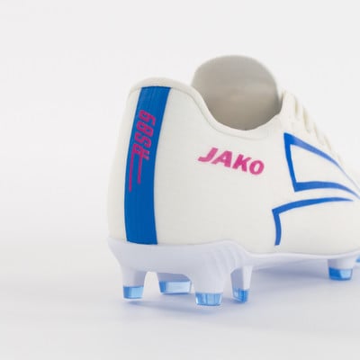 Ein weißer Fußballschuh mit blauen und rosa Details und dem JAKO-Logo. Ein weißer Fußballschuh mit blauen und rosa Details und dem JAKO-Logo.