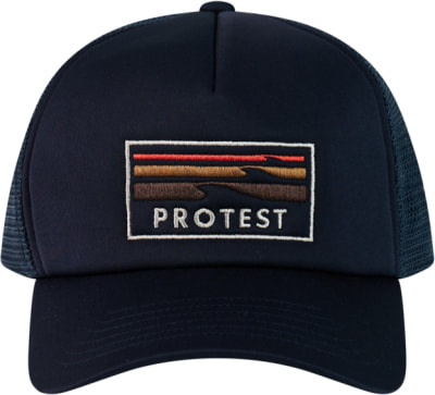 Dunkelblaue Kappe mit Protest-Logo und gestreiftem Muster.