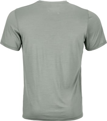 Grünes kurzärmeliges T-Shirt mit Rundhalsausschnitt, Vorderansicht. Grünes kurzärmeliges T-Shirt mit Rundhalsausschnitt, Vorderansicht.