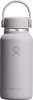 Graue Hydro Flask Flasche mit Henkel und Logo, Nahaufnahme.