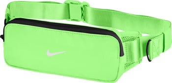Grüne Nike Laufbauchtasche mit weißem Logo und schwarzem Reißverschluss.