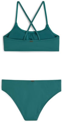 Grüner Damen-Bikini-Oberteil mit gekreuzten Trägern und Hose. Grüner Damen-Bikini-Oberteil mit gekreuzten Trägern und Hose.