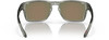 Graue Sonnenbrille mit verspiegelten Gläsern und transparentem Rahmen.
